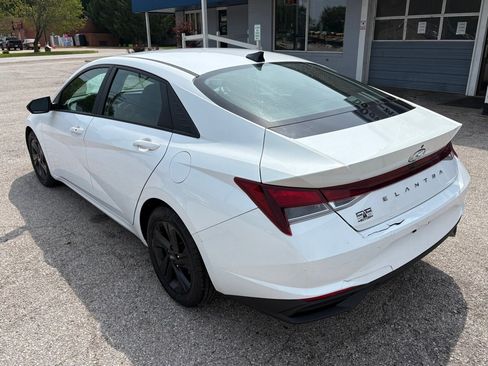 Used 2021 Hyundai Elantra SEL FWD image 6