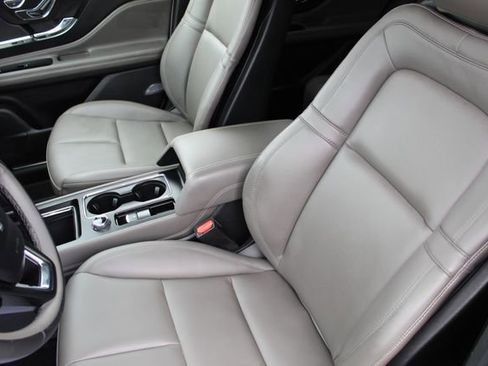 Used 2023 Lincoln Corsair AWD image 14