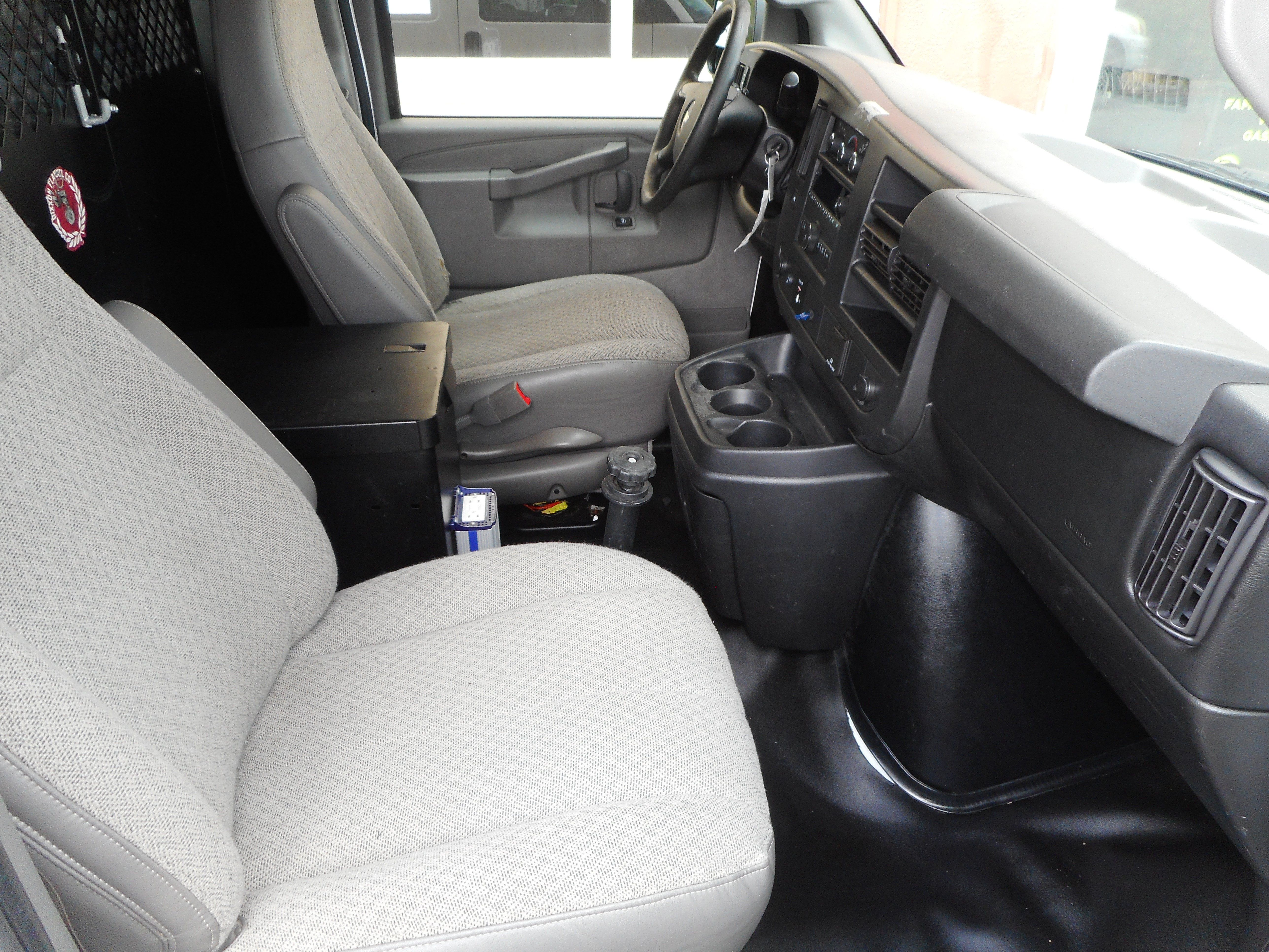 Used 2016 Chevrolet Express 2500 w/ Cold Climate Package RWD image 26