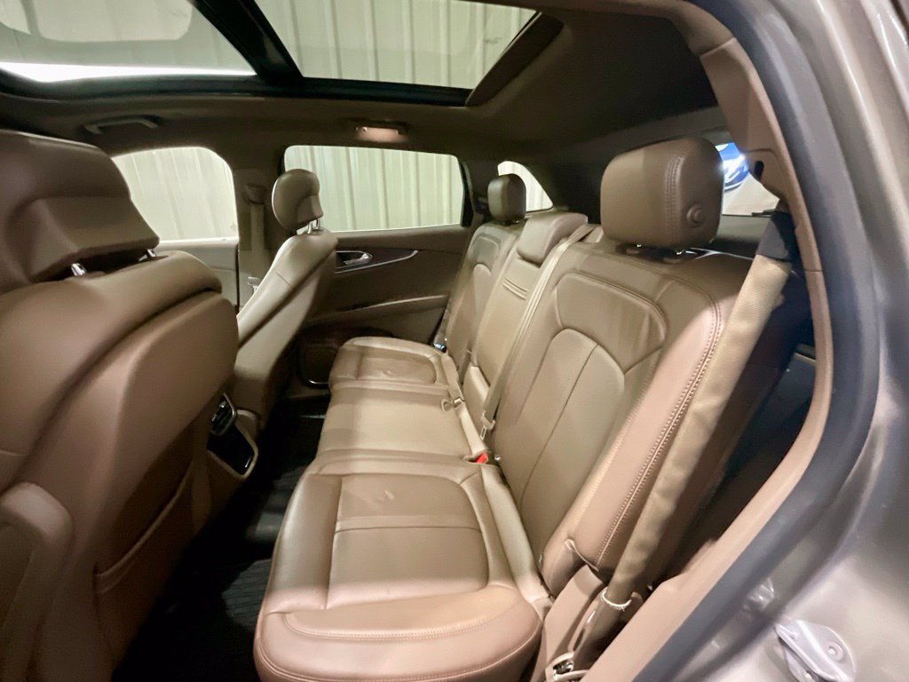 Used 2017 Lincoln MKX Reserve w/ Driver Assistance Package AWD/4WD image 11