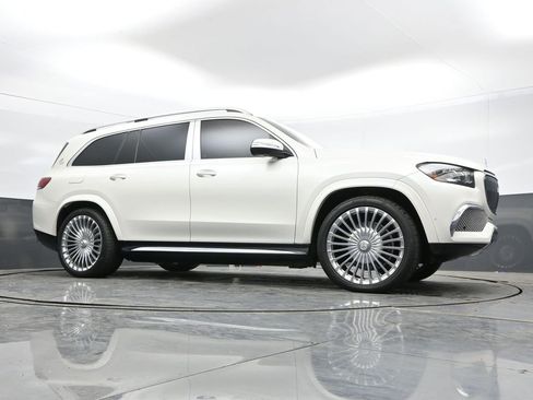 Used 2023 Mercedes-Benz Maybach GLS 600 4MATIC image 47