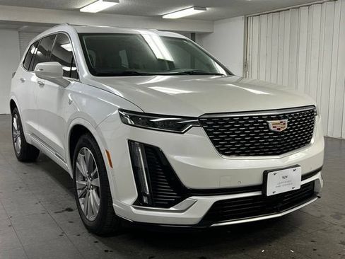 Used 2024 Cadillac XT6 Premium Luxury w/ Technology Package AWD/4WD image 7