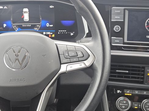 Used 2024 Volkswagen Jetta SE image 22