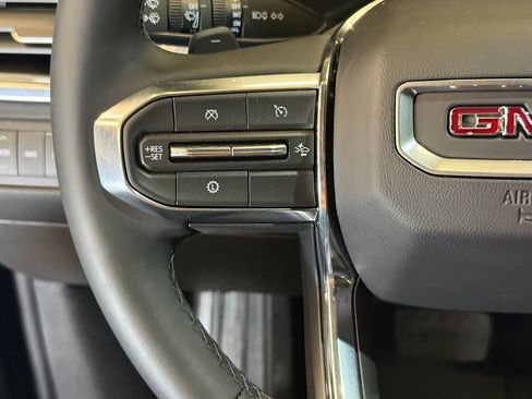 Used 2026 GMC Acadia Elevation w/ Elevation Premium Package AWD/4WD image 11