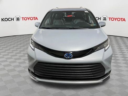 Certified 2025 Toyota Sienna XLE Woodland Edition AWD/4WD image 2