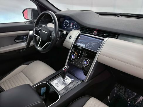 Used 2022 Land Rover Discovery Sport SE R-Dynamic image 25