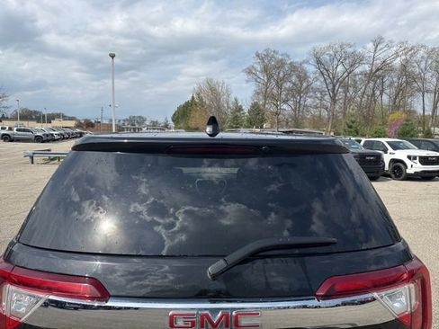 Used 2023 GMC Acadia SLE w/ LPO, Floor Liner Package FWD image 7