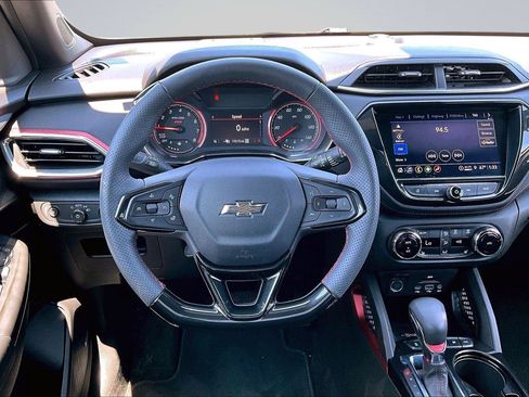 Used 2023 Chevrolet TrailBlazer RS w/ Technology Package AWD/4WD image 6