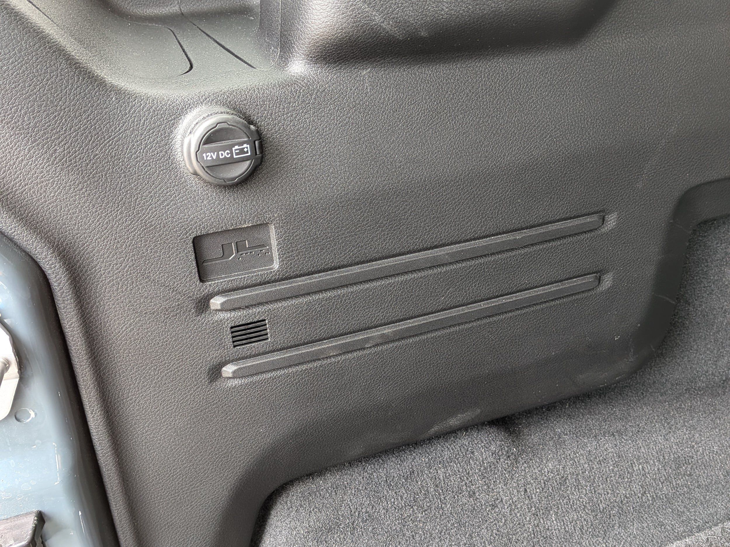 Used 2025 Jeep Wrangler Unlimited Sport AWD/4WD image 43