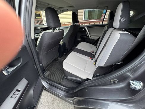 Used 2016 Toyota RAV4 XLE AWD/4WD image 12
