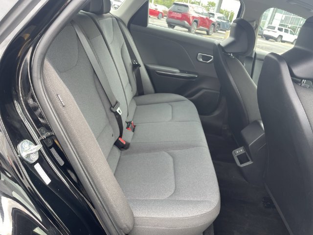 Used 2025 Kia K4 FWD image 36
