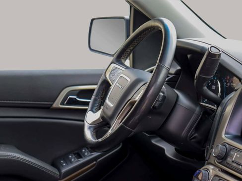 Used 2019 GMC Yukon XL Denali image 41