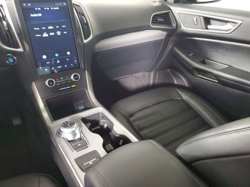 Used 2021 Ford Edge SEL w/ Convenience Package image 17
