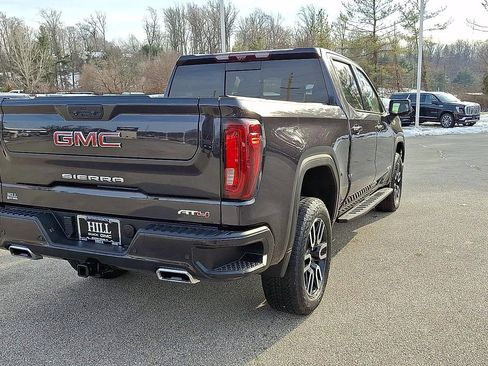 Certified 2022 GMC Sierra 1500 AT4 w/ AT4 Premium Package image 8