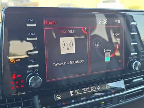 Used 2024 Toyota Sienna XLE FWD image 20