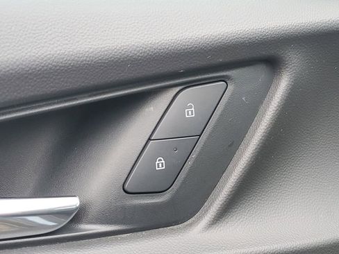 Used 2025 Chevrolet Equinox LT w/ Convenience Package II image 25