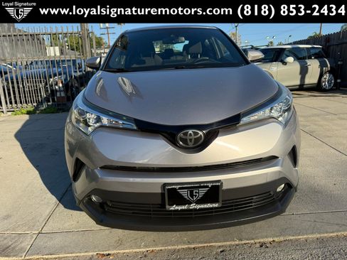 Used 2018 Toyota C-HR XLE image 2