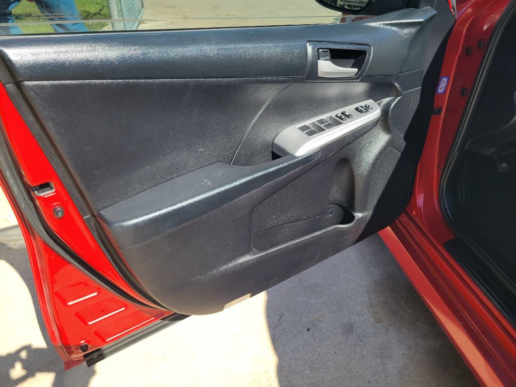 Used 2012 Toyota Camry SE FWD image 9