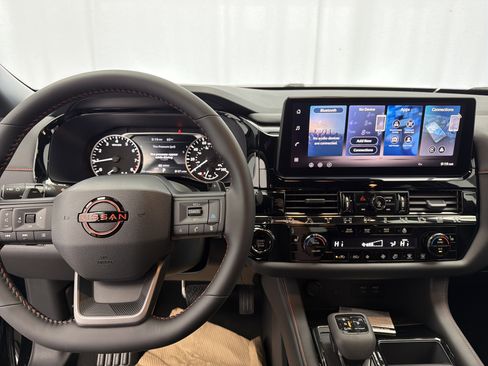 New 2026 Nissan Pathfinder Rock Creek image 8