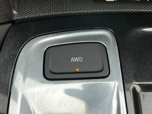 Used 2024 Chevrolet Equinox Premier AWD/4WD image 35