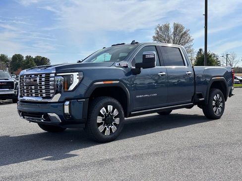 New 2026 GMC Sierra 2500 Denali w/ Denali Reserve Package AWD/4WD image 2