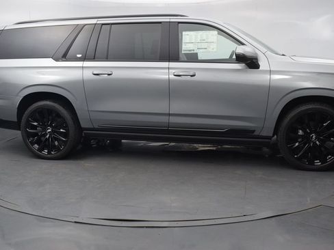 New 2026 Cadillac Escalade ESV Platinum Sport w/ LPO, ONYX Package AWD/4WD image 7