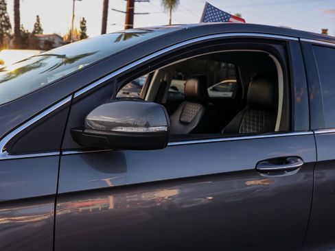 Used 2023 Ford Edge Titanium image 12