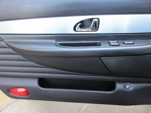 Used 2004 Ford Thunderbird RWD image 22