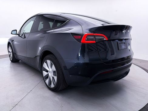 Used 2024 Tesla Model Y Long Range AWD/4WD image 13
