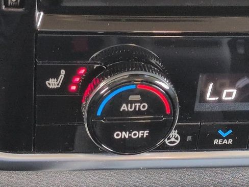 Used 2025 Nissan Rogue SL w/ Tech Package FWD image 23