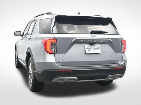 Used 2023 Ford Explorer XLT w/ Equipment Group 202A RWD image 9