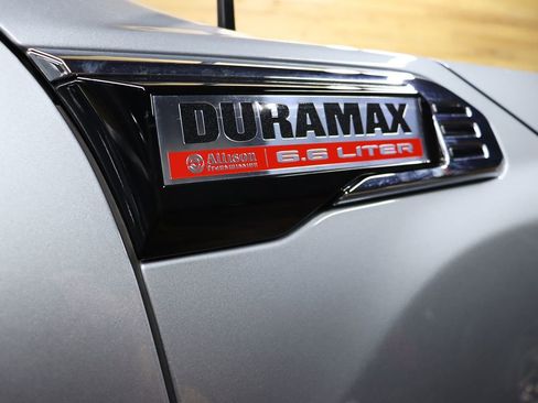 Used 2024 GMC Sierra 2500 Denali w/ Denali Reserve Package image 9