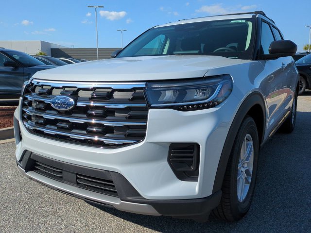 New 2026 Ford Explorer Active RWD image 8