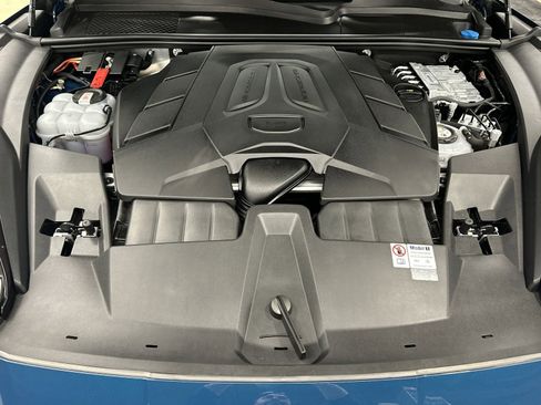 Used 2024 Porsche Cayenne image 34