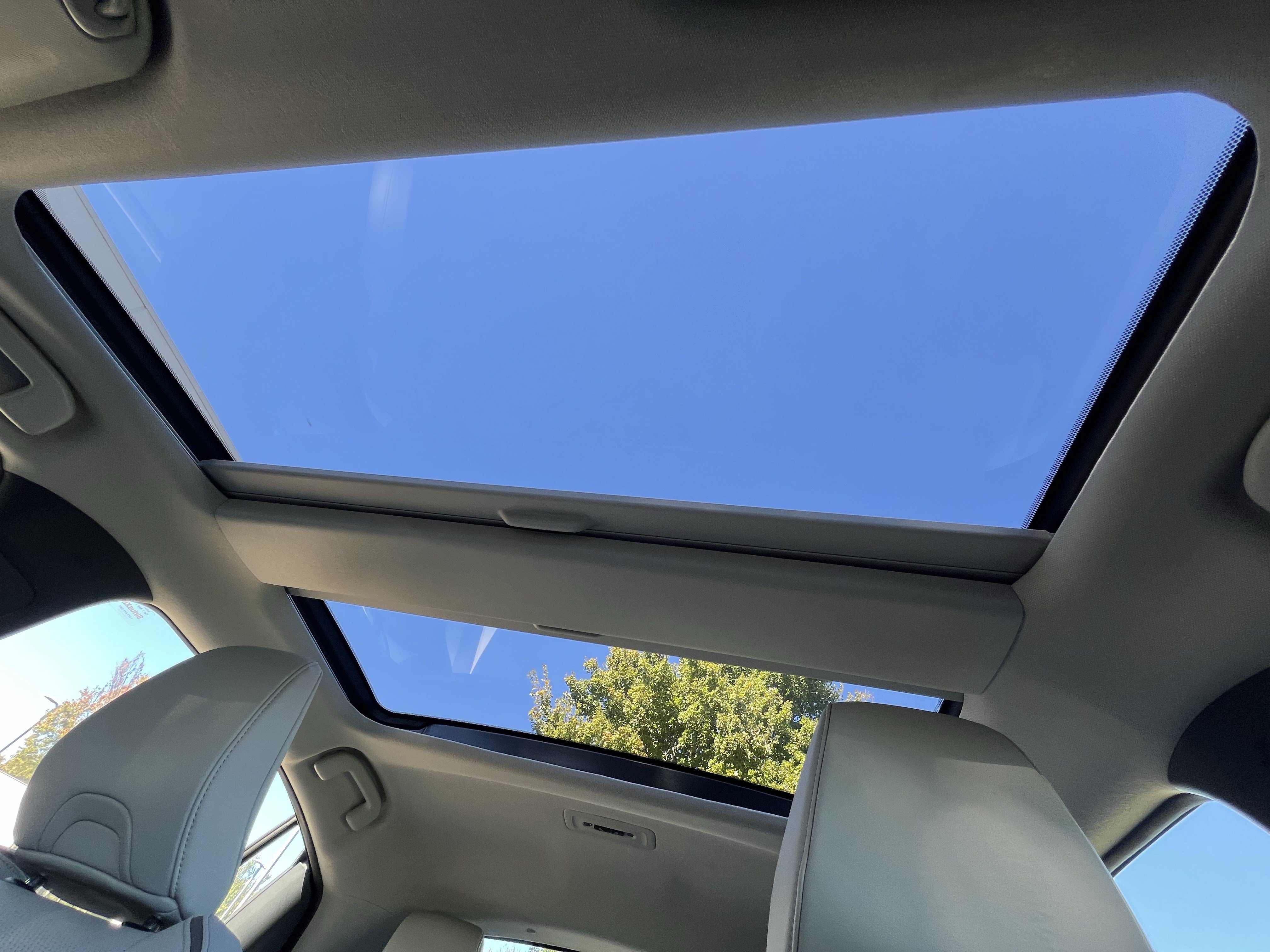 Used 2025 Toyota Prius XLE FWD image 29