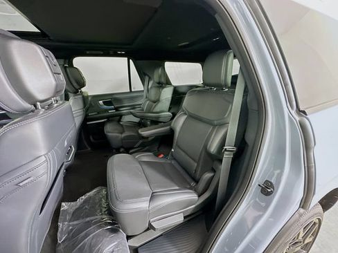 New 2027 Ford Expedition Platinum w/ Stealth Performance Package AWD/4WD image 24