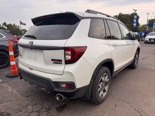 Used 2023 Honda Passport TrailSport image 2