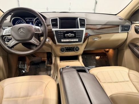 Used 2015 Mercedes-Benz GL 450 4MATIC w/ Appearance Package image 46