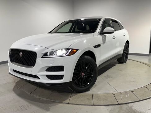 Used 2019 Jaguar F-PACE Prestige image 1