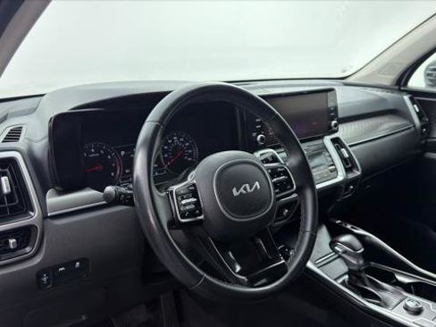 Used 2022 Kia Sorento S FWD image 23