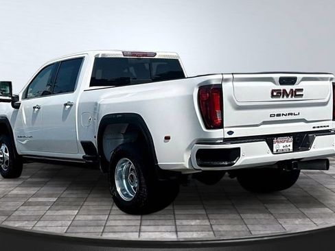 Used 2023 GMC Sierra 3500 Denali w/ Technology Package AWD/4WD image 4