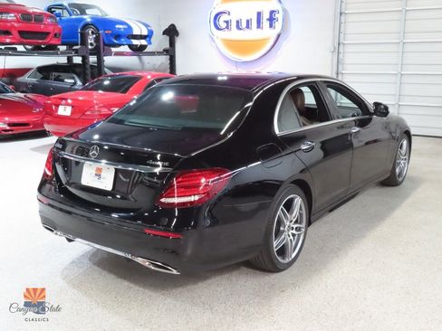Used 2018 Mercedes-Benz E 300 4MATIC w/ Premium 2 Package (Q02) image 4