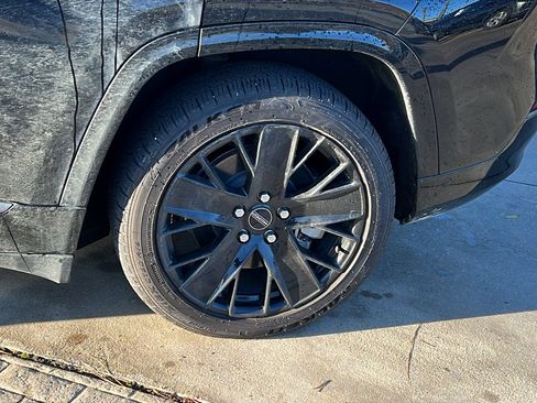 Used 2024 Jeep Wagoneer Launch Edition image 12