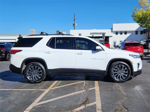 Used 2023 Chevrolet Traverse RS w/ LPO, Floor Liner Package image 3