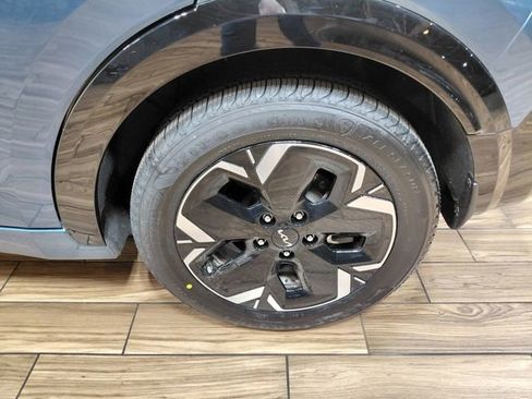 Used 2023 Kia Niro Wind FWD image 11