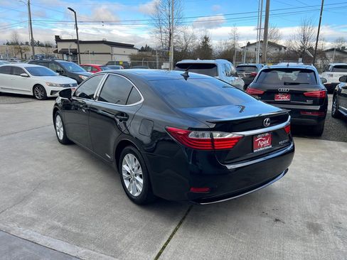Used 2013 Lexus ES 300h w/ Luxury Pkg image 5