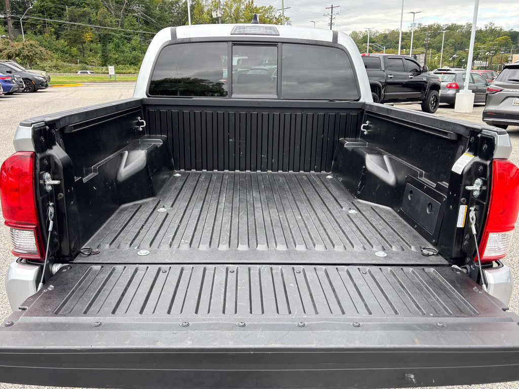 Used 2022 Toyota Tacoma SR w/ SR Convenience Package RWD image 8