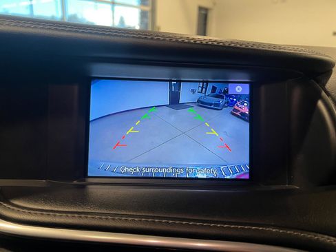 Used 2018 INFINITI QX30 Premium w/ Navigation Package image 18