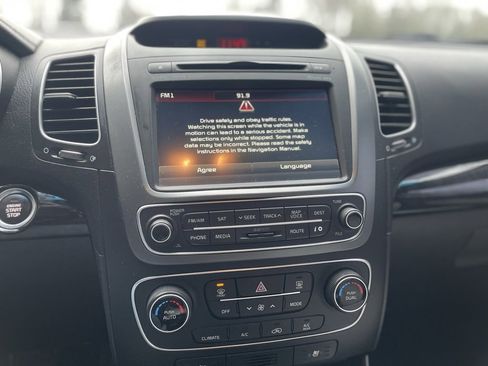 Used 2014 Kia Sorento SX w/ 3rd Row Package image 17