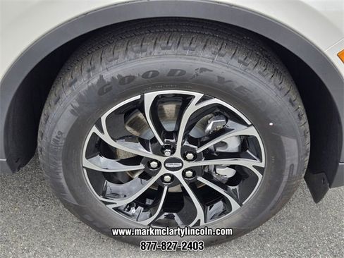 New 2026 Lincoln Nautilus Premier image 13